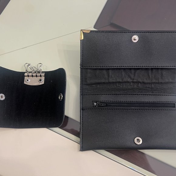 Designer Wallet and Key Holder! - Picture 2 of 10